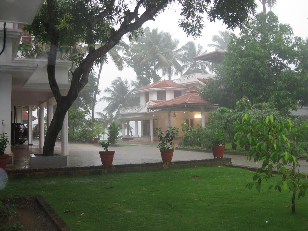 The Health Village Alwaye Exterior photo