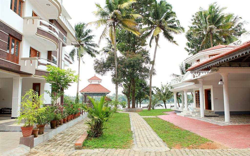 The Health Village Alwaye Exterior photo
